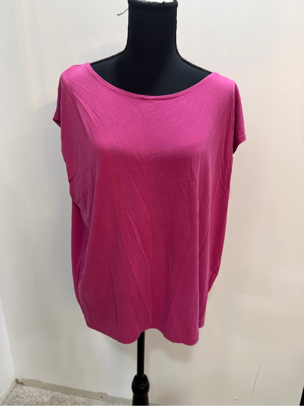 Old Navy Short Sleeve Tee in Bright Magenta